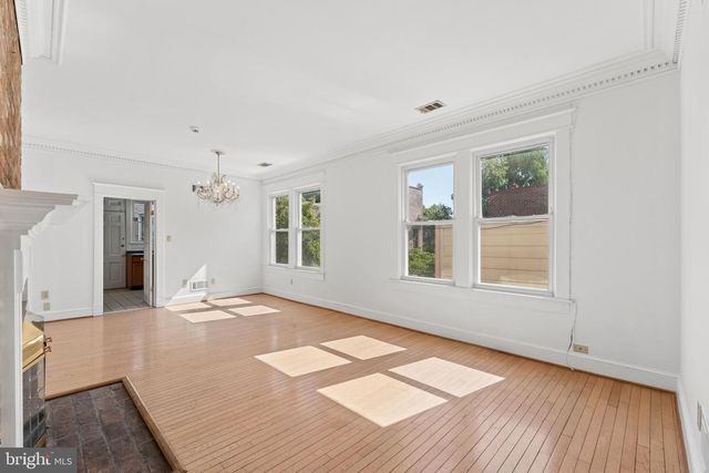 916 EAST CAPITOL ST NE, Washington, DC 20003