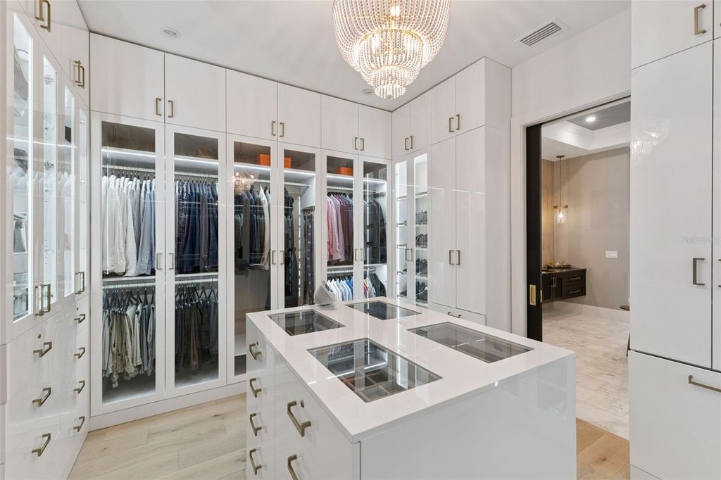 Image 25 of property listing at 1117 KENWOOD AVENUE, Winter Park, FL 32789