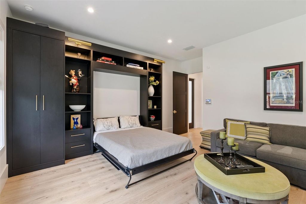 Image 30 of property listing at 1117 KENWOOD AVENUE, Winter Park, FL 32789