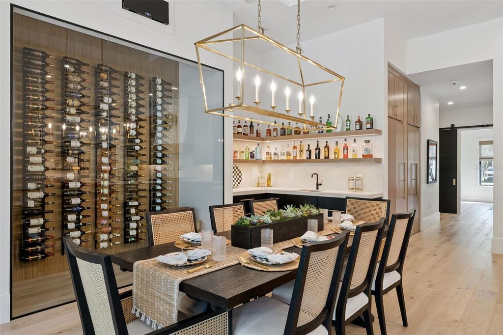 Image 4 of property listing at 1117 KENWOOD AVENUE, Winter Park, FL 32789