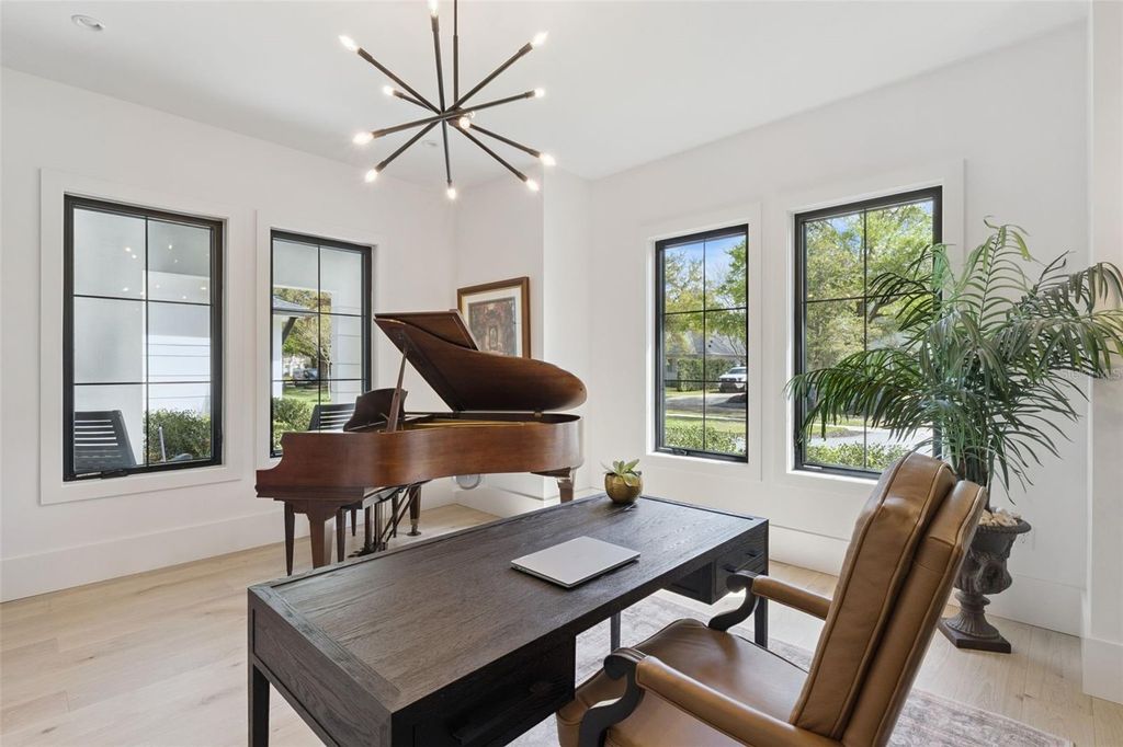 Image 33 of property listing at 1117 KENWOOD AVENUE, Winter Park, FL 32789