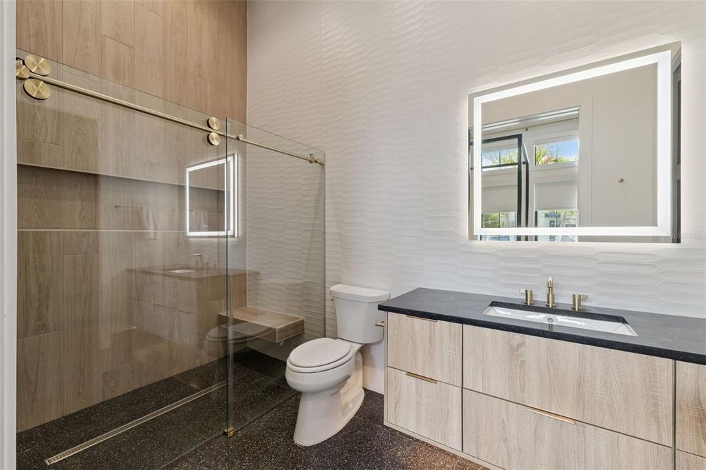 Image 37 of property listing at 1117 KENWOOD AVENUE, Winter Park, FL 32789