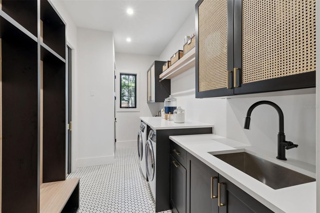 Image 42 of property listing at 1117 KENWOOD AVENUE, Winter Park, FL 32789