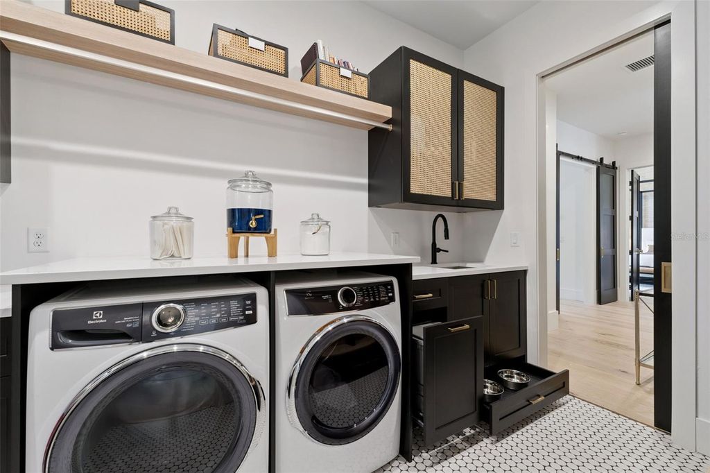 Image 43 of property listing at 1117 KENWOOD AVENUE, Winter Park, FL 32789