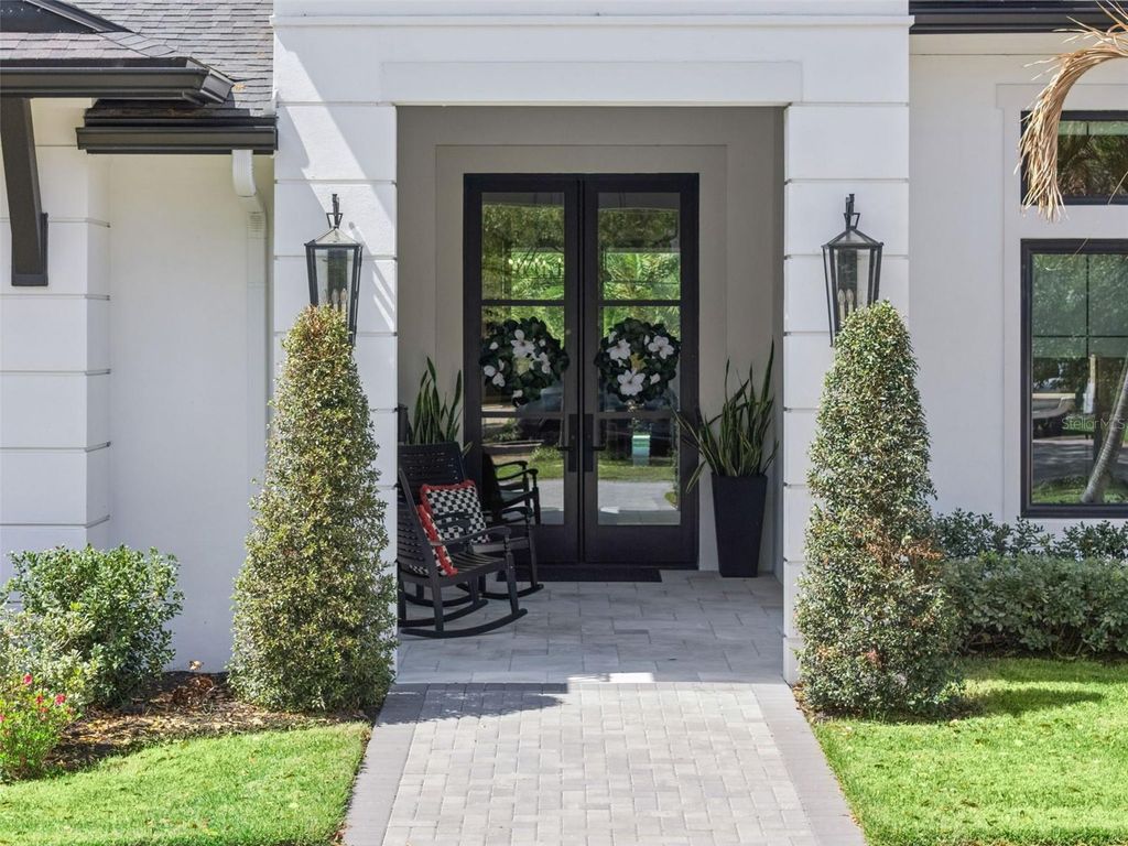 Image 6 of property listing at 1117 KENWOOD AVENUE, Winter Park, FL 32789