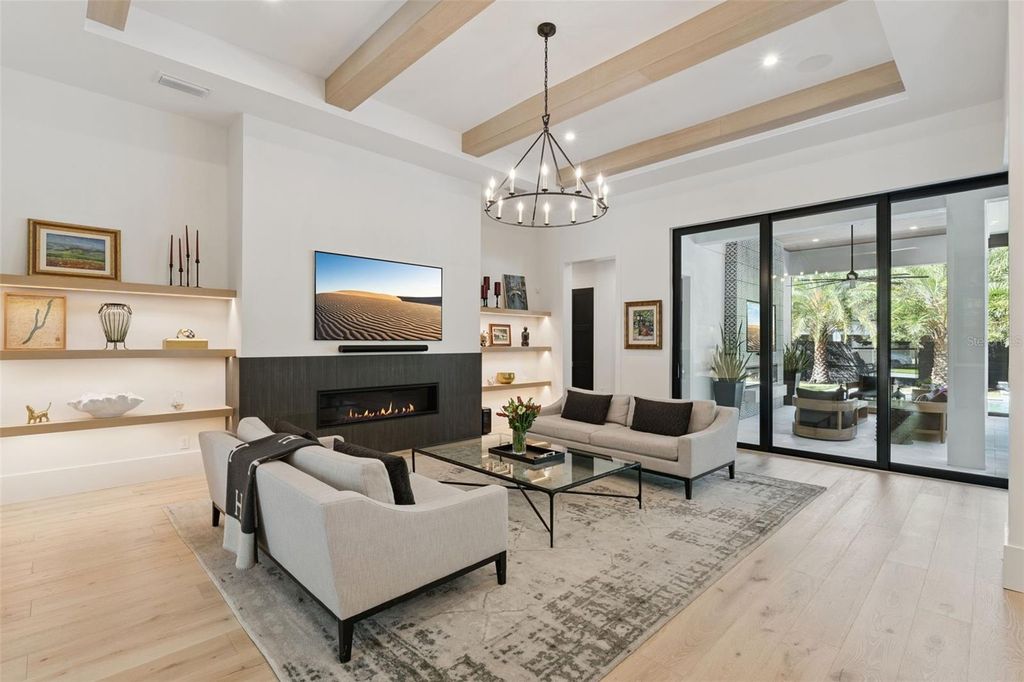 Image 8 of property listing at 1117 KENWOOD AVENUE, Winter Park, FL 32789