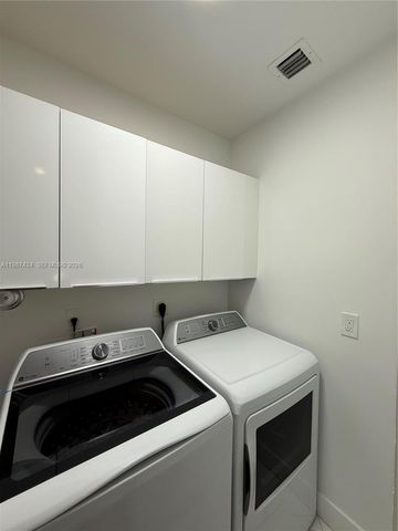 6432 NW 104th Ct, Doral, FL 33178