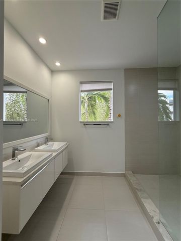 6432 NW 104th Ct, Doral, FL 33178