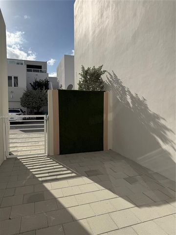 6432 NW 104th Ct, Doral, FL 33178