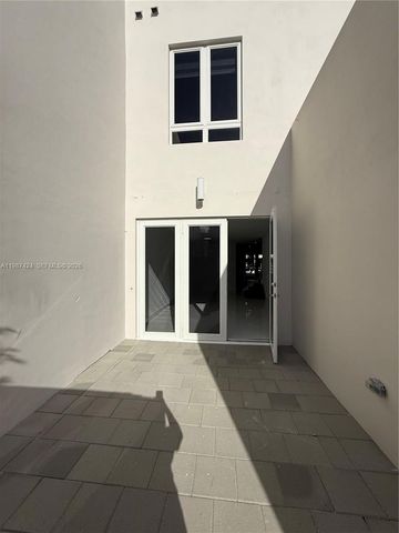 6432 NW 104th Ct, Doral, FL 33178