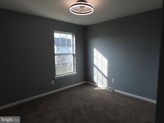 104 E SHELDRAKE CIR, Dover, DE 19904