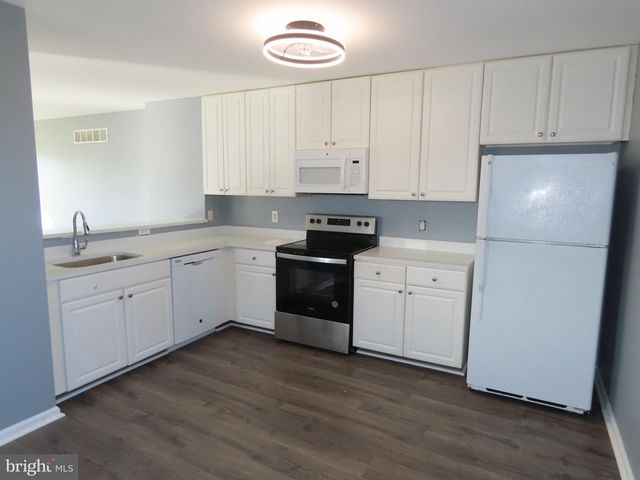 104 E SHELDRAKE CIR, Dover, DE 19904