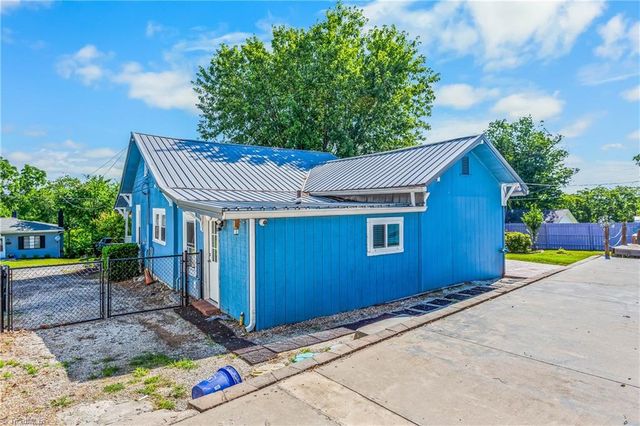 719 Maiden Lane, Mount Airy, NC 27030