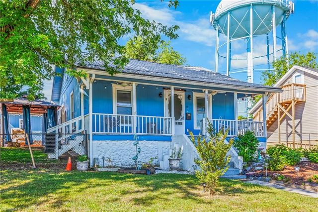 719 Maiden Lane, Mount Airy, NC 27030