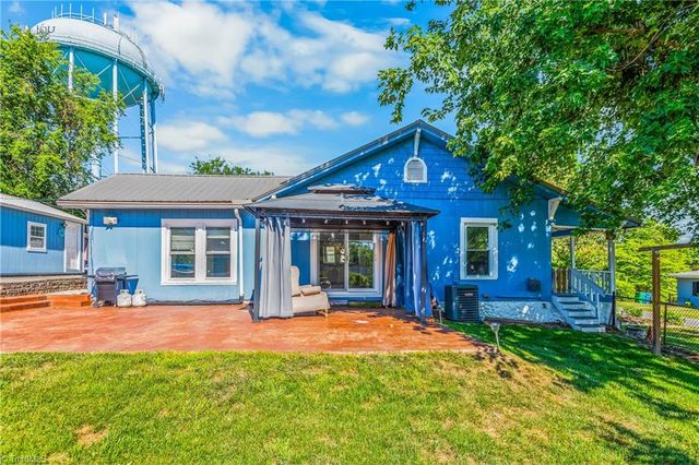 719 Maiden Lane, Mount Airy, NC 27030