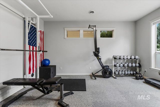 456 W Bear Track Dr, Meridian, ID 83642