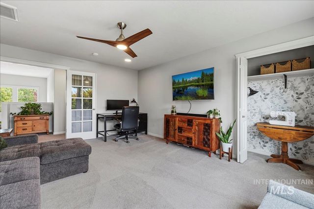 456 W Bear Track Dr, Meridian, ID 83642