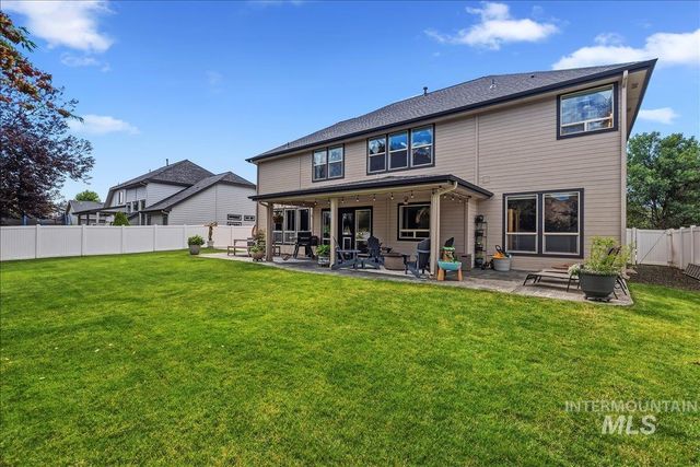 456 W Bear Track Dr, Meridian, ID 83642