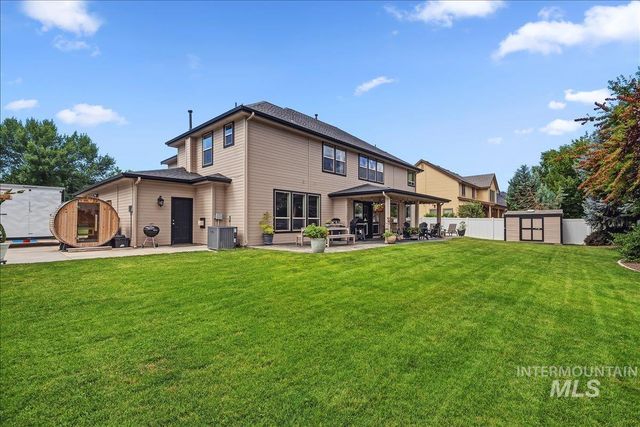 456 W Bear Track Dr, Meridian, ID 83642