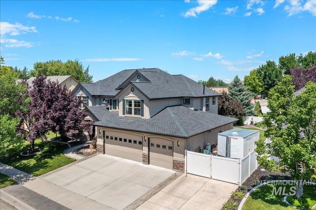 456 W Bear Track Dr, Meridian, ID 83642