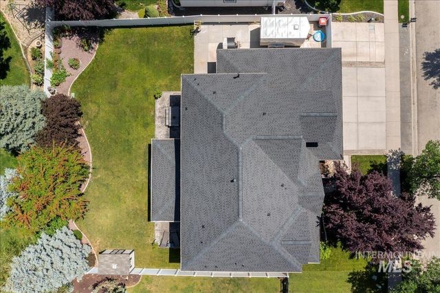 456 W Bear Track Dr, Meridian, ID 83642