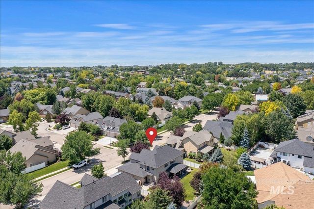 456 W Bear Track Dr, Meridian, ID 83642