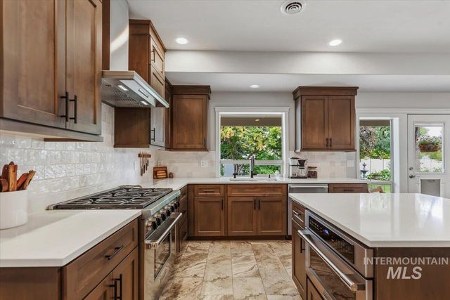 456 W Bear Track Dr, Meridian, ID 83642