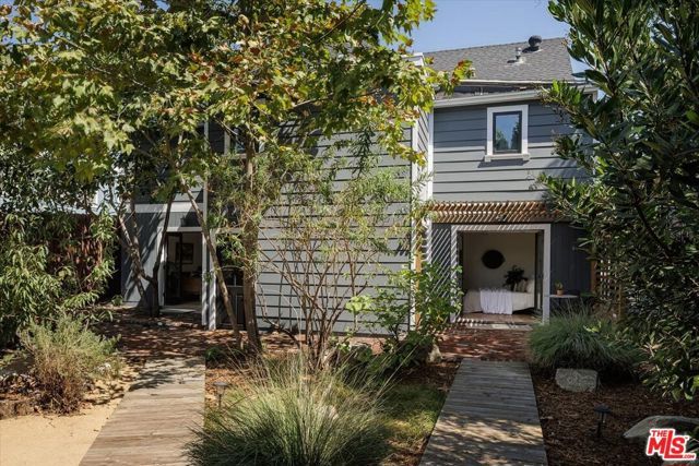 1334 Calumet Avenue, Los Angeles, CA 90026