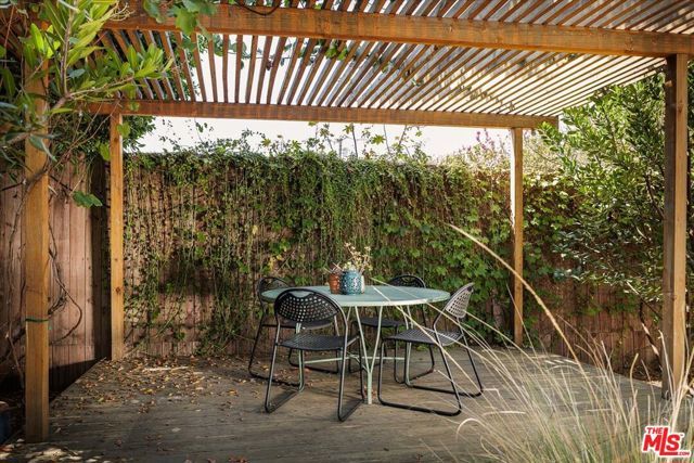 1334 Calumet Avenue, Los Angeles, CA 90026