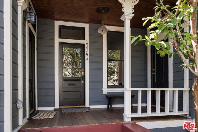 1334 Calumet Avenue, Los Angeles, CA 90026