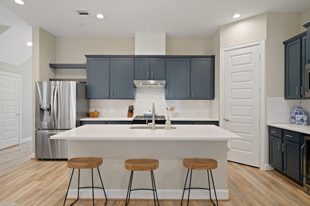 911 W 35th Street C, Houston, TX 77018