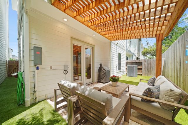 911 W 35th Street C, Houston, TX 77018