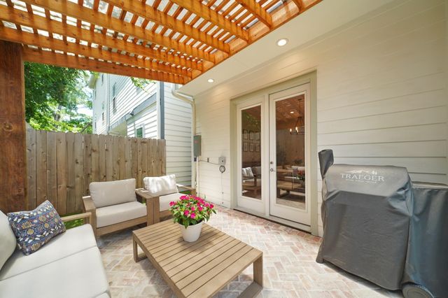 911 W 35th Street C, Houston, TX 77018