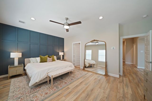 911 W 35th Street C, Houston, TX 77018