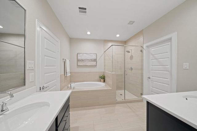 911 W 35th Street C, Houston, TX 77018