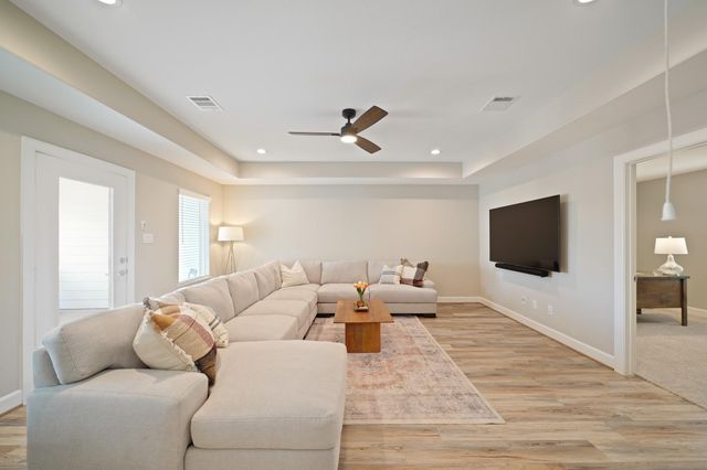 911 W 35th Street C, Houston, TX 77018