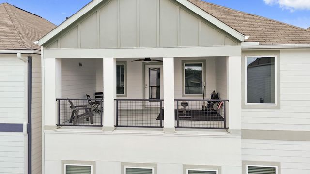 911 W 35th Street C, Houston, TX 77018