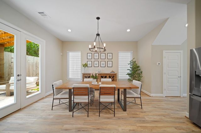 911 W 35th Street C, Houston, TX 77018