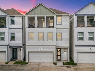 911 W 35th Street C, Houston, TX 77018