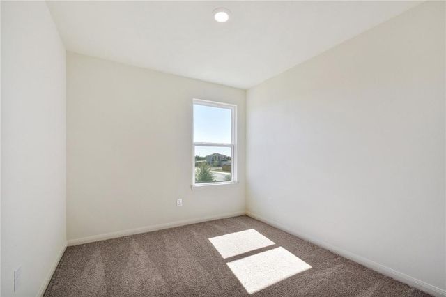 525 Riverdale CV, Jarrell, TX 76537