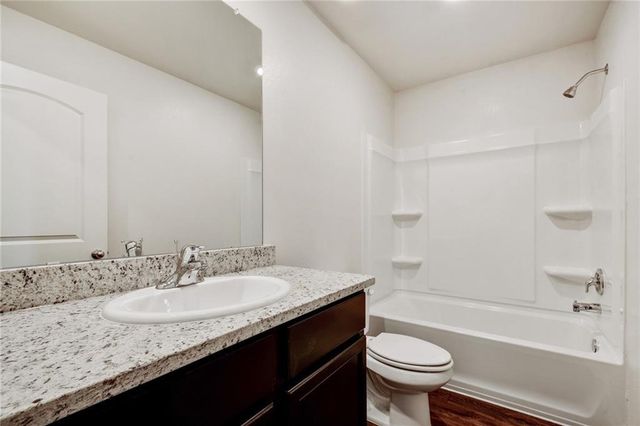 525 Riverdale CV, Jarrell, TX 76537