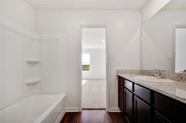 525 Riverdale CV, Jarrell, TX 76537