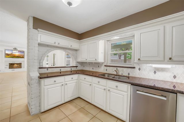 9519 Oxted Lane, Spring, TX 77379