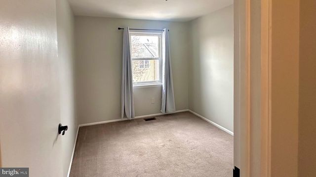 53 EISENHOWER CIR, Whitehall, PA 18052