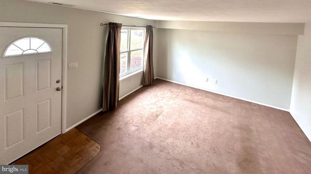 53 EISENHOWER CIR, Whitehall, PA 18052