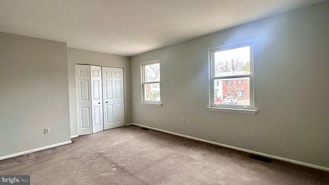 53 EISENHOWER CIR, Whitehall, PA 18052