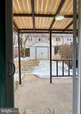 53 EISENHOWER CIR, Whitehall, PA 18052