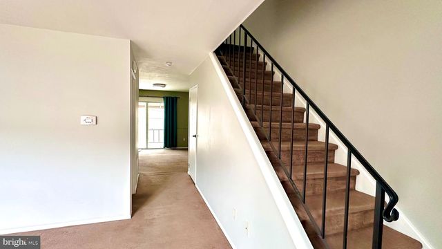 53 EISENHOWER CIR, Whitehall, PA 18052