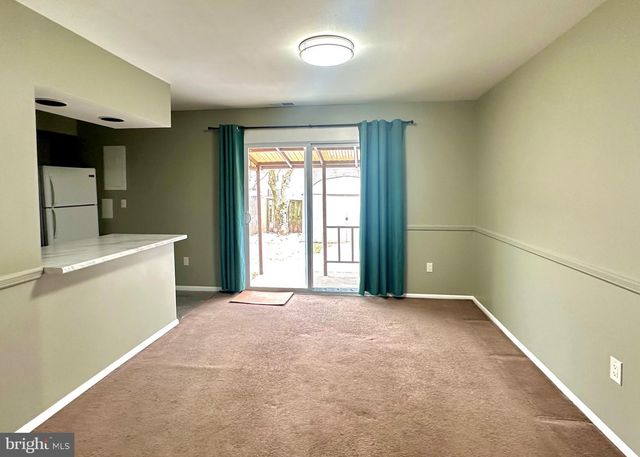 53 EISENHOWER CIR, Whitehall, PA 18052