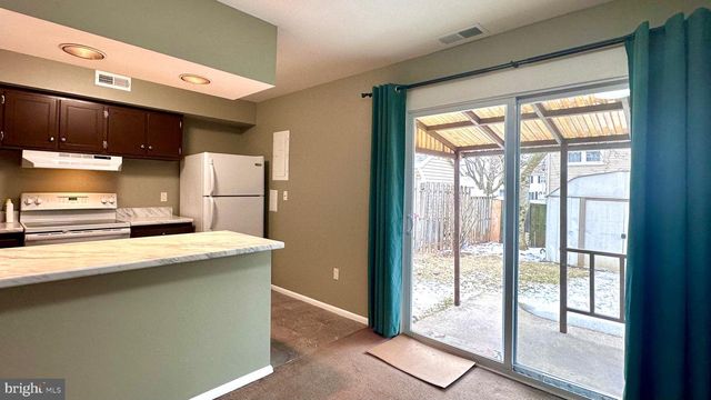 53 EISENHOWER CIR, Whitehall, PA 18052